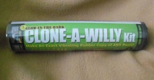 Clone-A-Willy Glow-In-The-Dark Dildo Kit