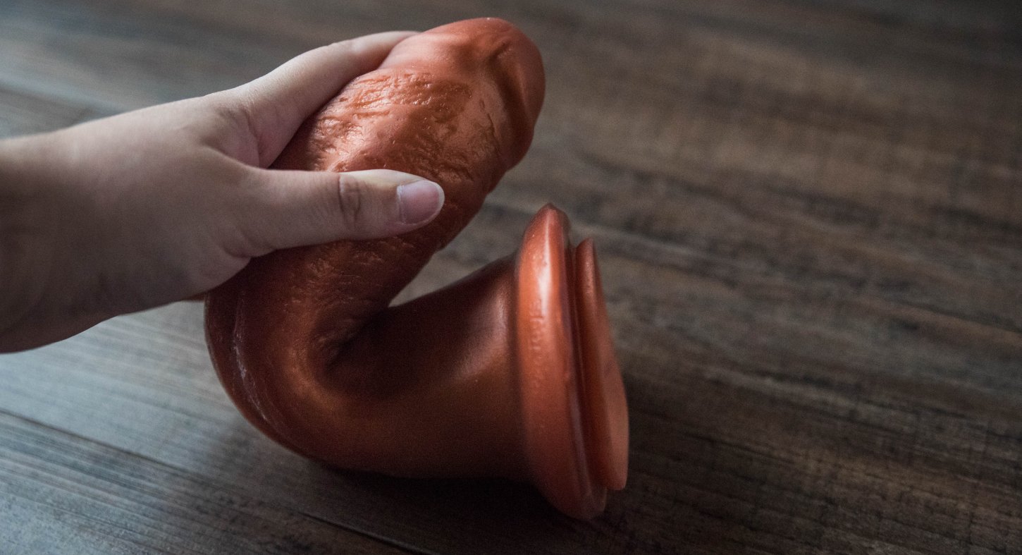 Like all super soft dildos, the Mel Harness by Square Peg Toys can take a b...