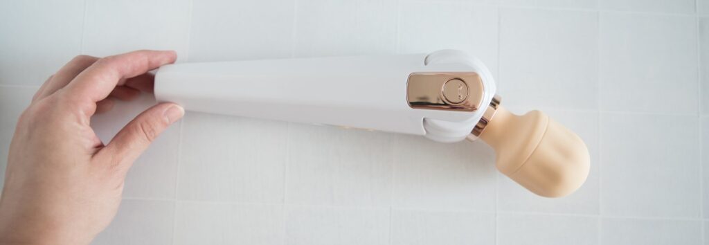 Top-down view of the wand massager. The head is slightly angled away from straight. For my GITM PLAYBOOK Bowing-Bowing Review.
