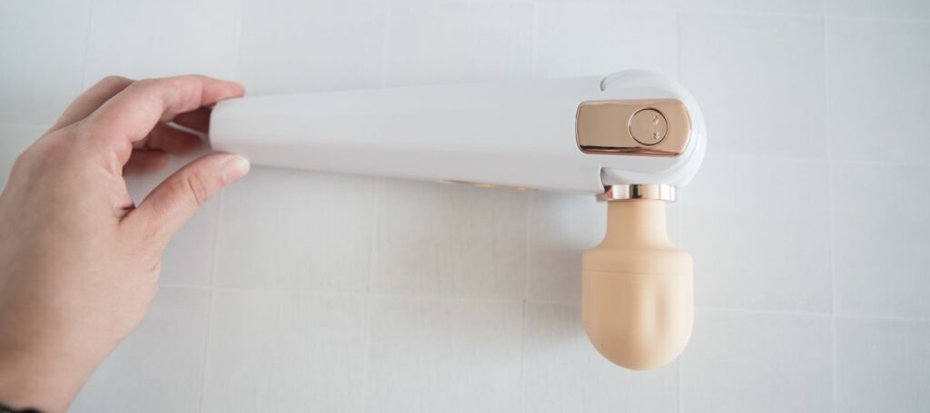 Top-down view of the wand massager. The head is at a 90 degree angle away from straight. For my GITM PLAYBOOK Bowing-Bowing Review.