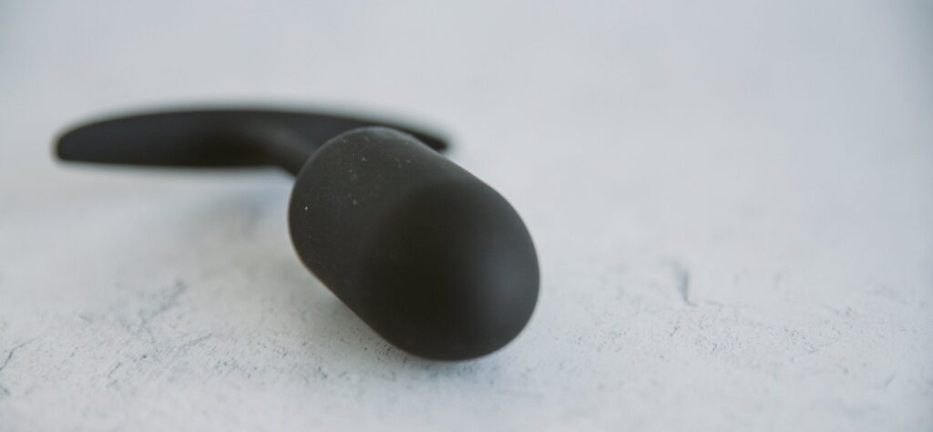 Close-up of the tip of the plug which has a tapered, very rounded design for easier insertion. For my MEO.de Booty Buddy review.